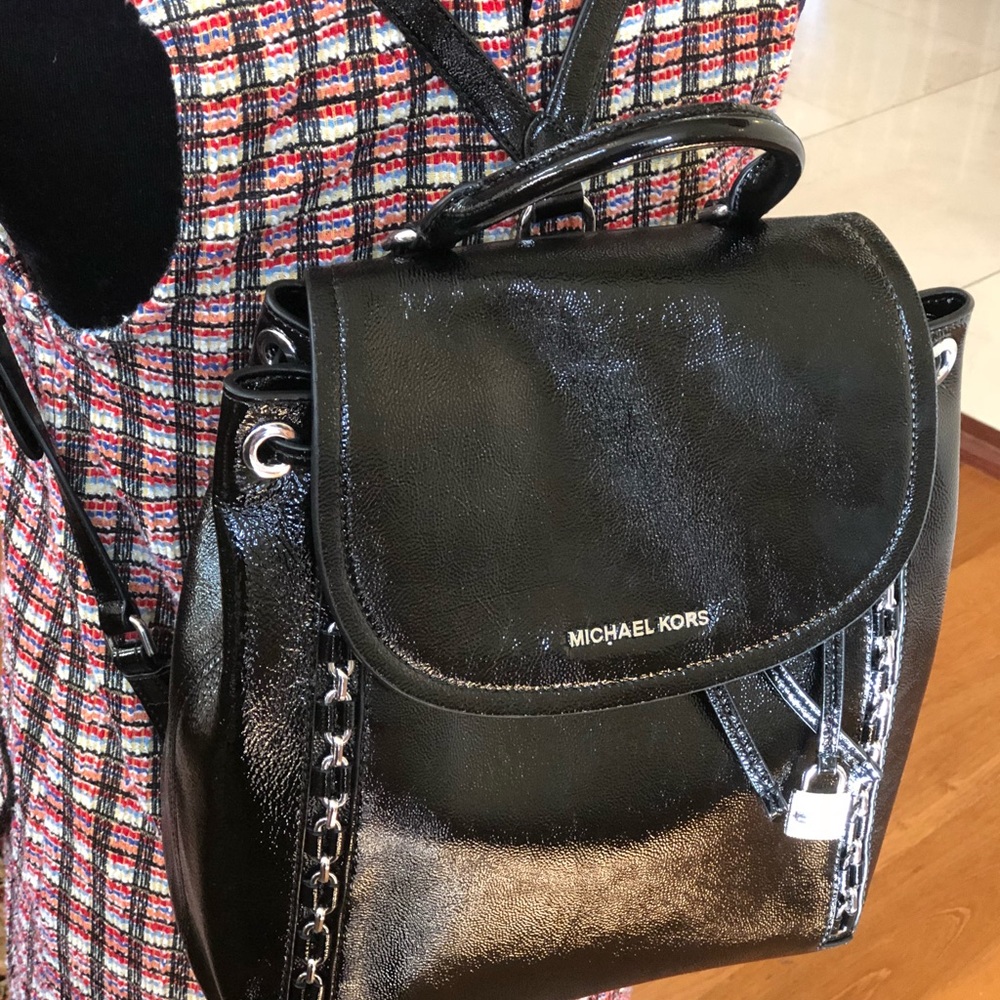 Authentic Michael Kors Sadie MD leather backpack - Picture 8 of 8